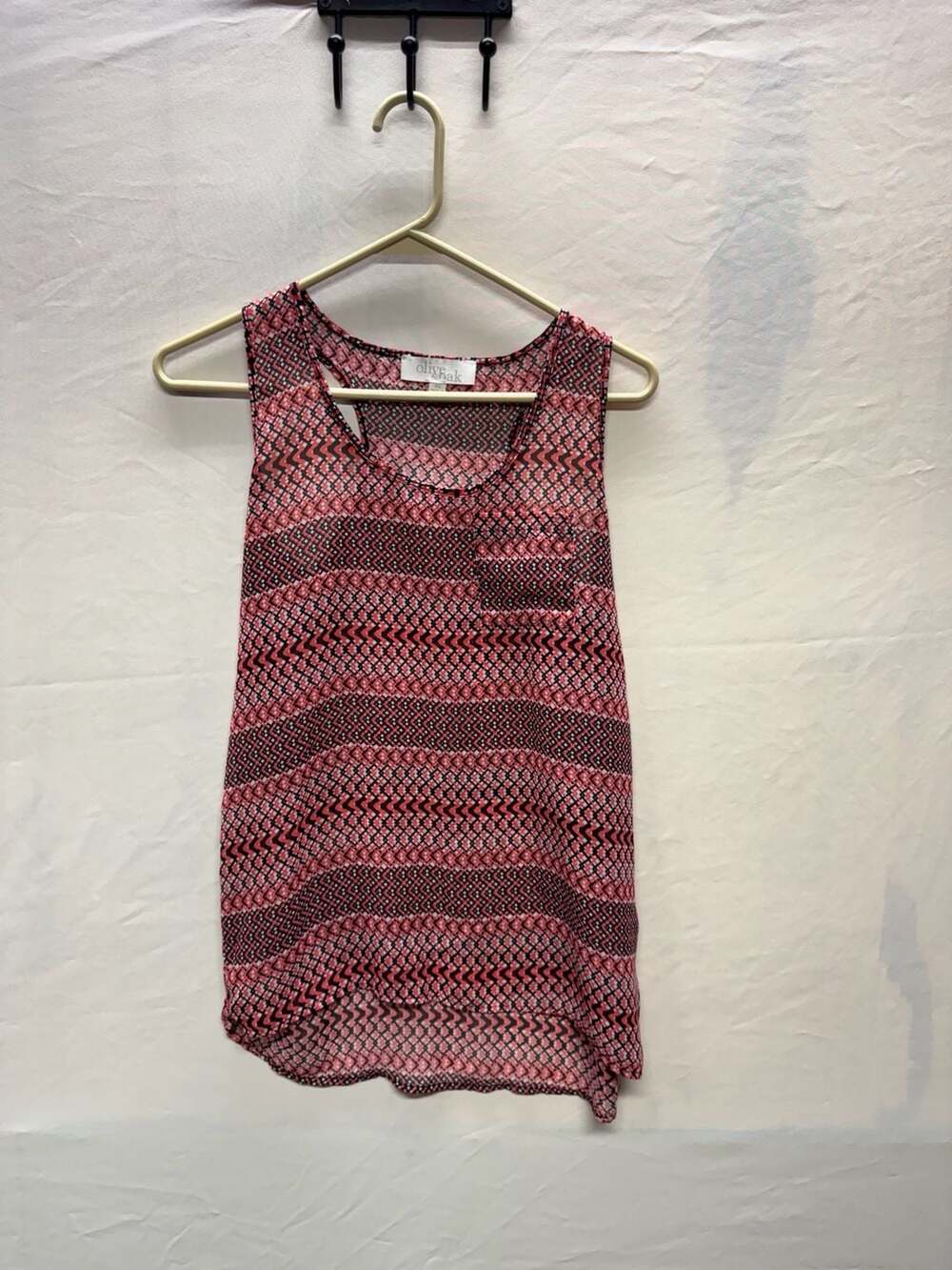 Olive & Oak Geometric Patterned Scoop Neck Tank Top with Pocket Size XS